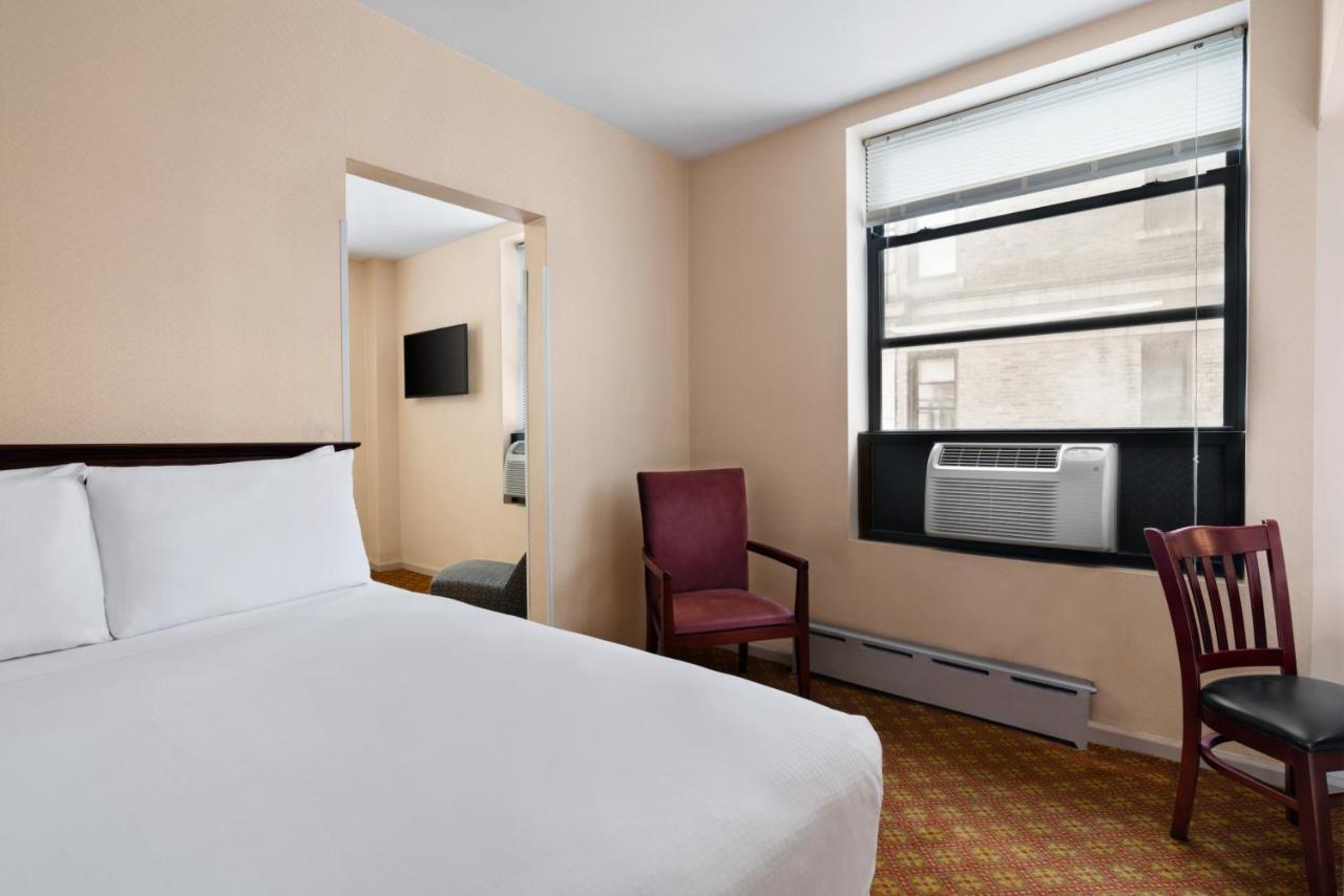 Night Hotel Broadway Ню Йорк Екстериор снимка
