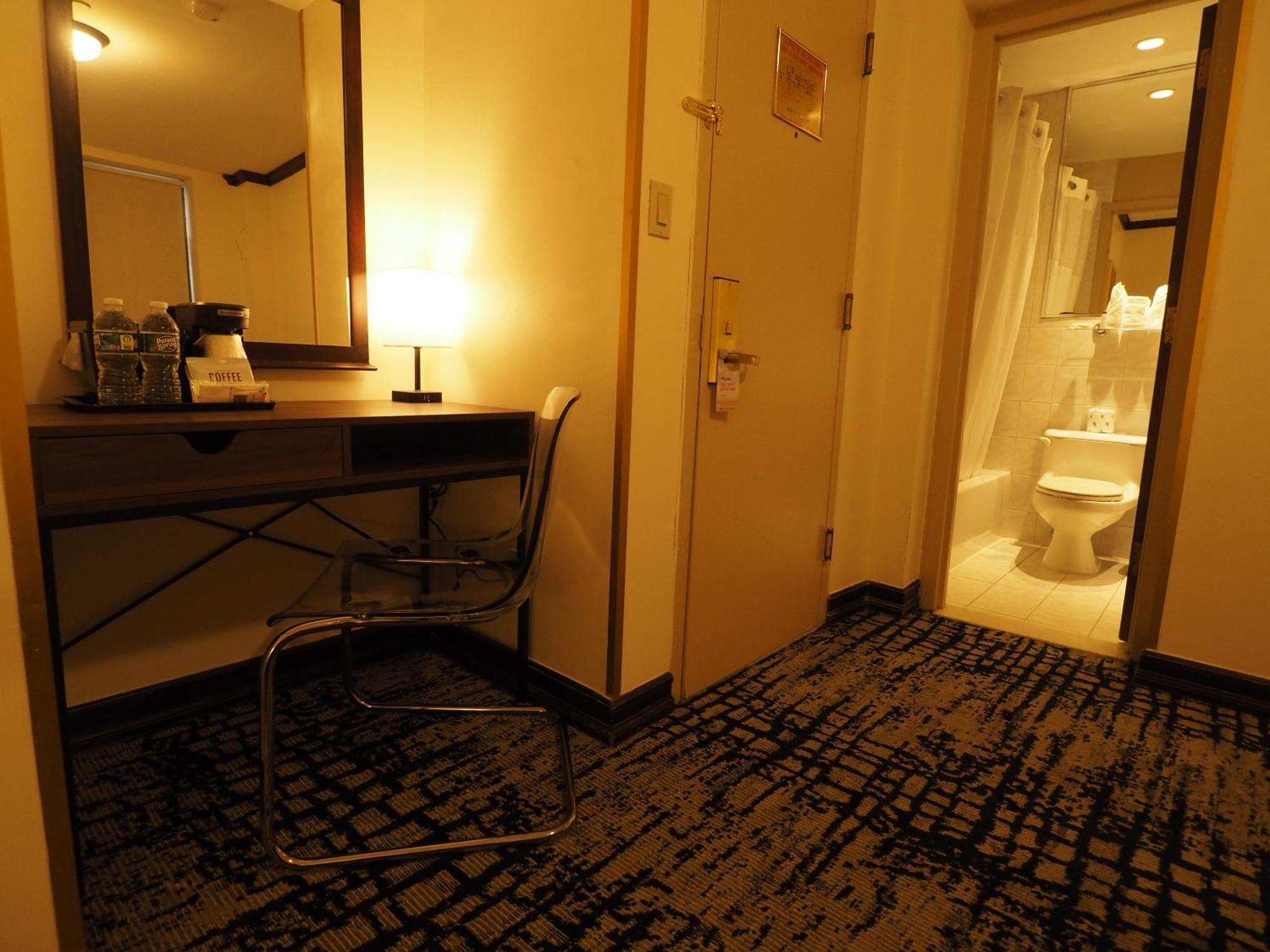 Night Hotel Broadway Ню Йорк Екстериор снимка